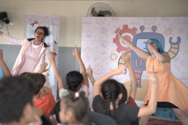 Entre a cena e o circuito: teatro e robótica se unem para ensinar sustentabilidade em São Paulo