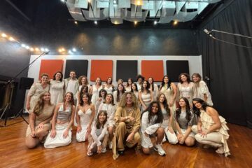 Coral da School of Rock Moema lança videoclipe de fim de ano com releitura de Exagerado, de Cazuza