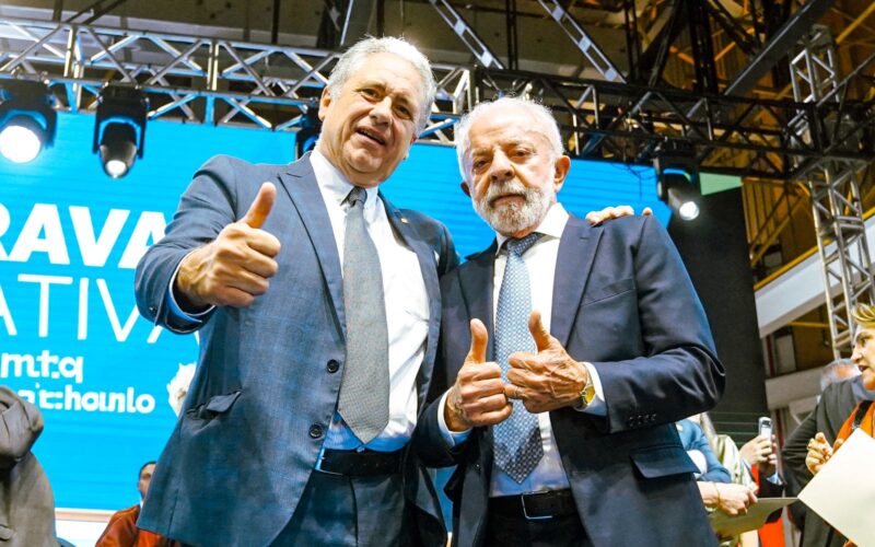 Lula assina lei que aumenta apoio à indústria química para mais de 3 bilhões de reais