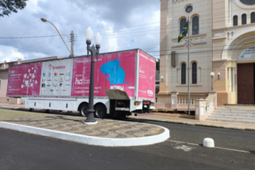 Hospital do Amor leva cuidados médicos gratuitos a Monte Alto com sua carreta itinerante