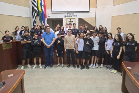 Estudantes do SESI Monte Alto vivenciam a experiência da prática legislativa no Parlamento Jovem