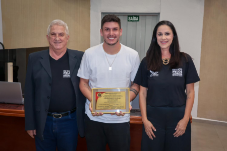 Deputado Rafael Saraiva é homenageado com o Título de Cidadão Montealtense pelo Legislativo de Monte Alto