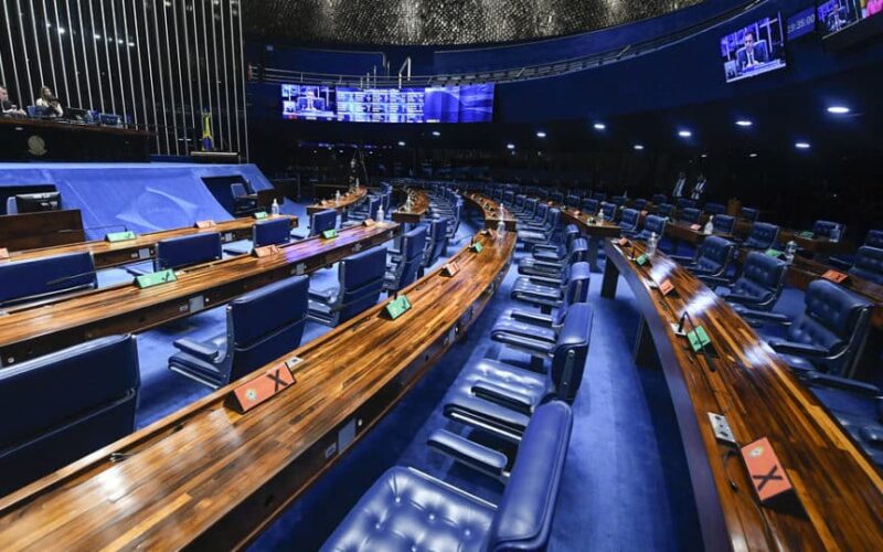 Congresso suspende atividades e posterga decisões importantes