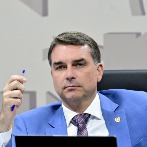 Partidos reforçam pedido de cassação de Flávio Bolsonaro por relações com Vorcaro