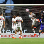 São Paulo conquista vitória e pressiona Vasco na luta contra o rebaixamento