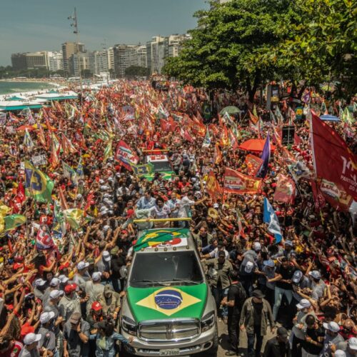 Um Dedo de Distância: A Eleição e os Bastidores Invisíveis