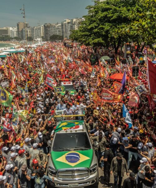 Um Dedo de Distância: A Eleição e os Bastidores Invisíveis