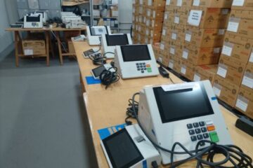 Eleitores brasileiros se preparam para o primeiro turno das Eleições 2026 neste domingo