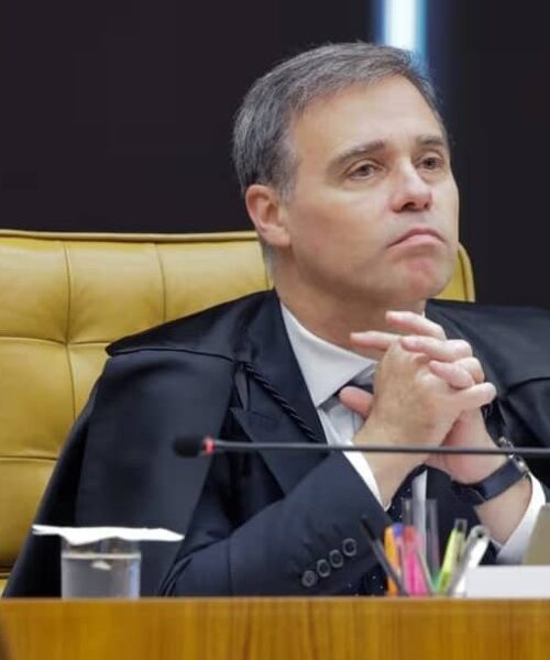 André Mendonça veta uso da frase “Se Flávio vence, você perde” na campanha de Lula